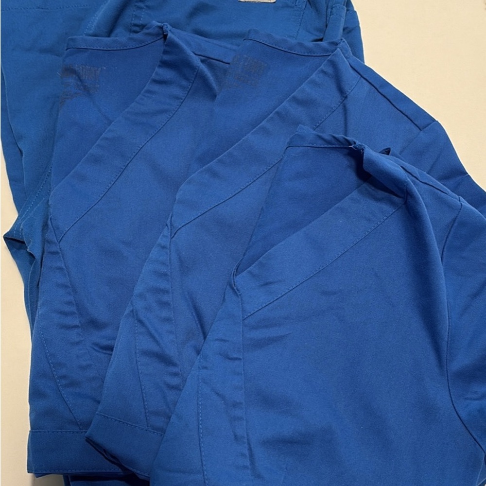 Women’s scrub tops(3) and bottom(1)